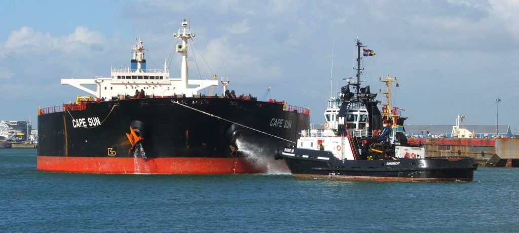 Difference Between Towage & Salvage